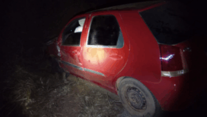 Três veículos se envolvem em acidente na LMG-743 deixa uma pessoa ferida em Patos de Minas - Crédito: PMMG/Divulgação