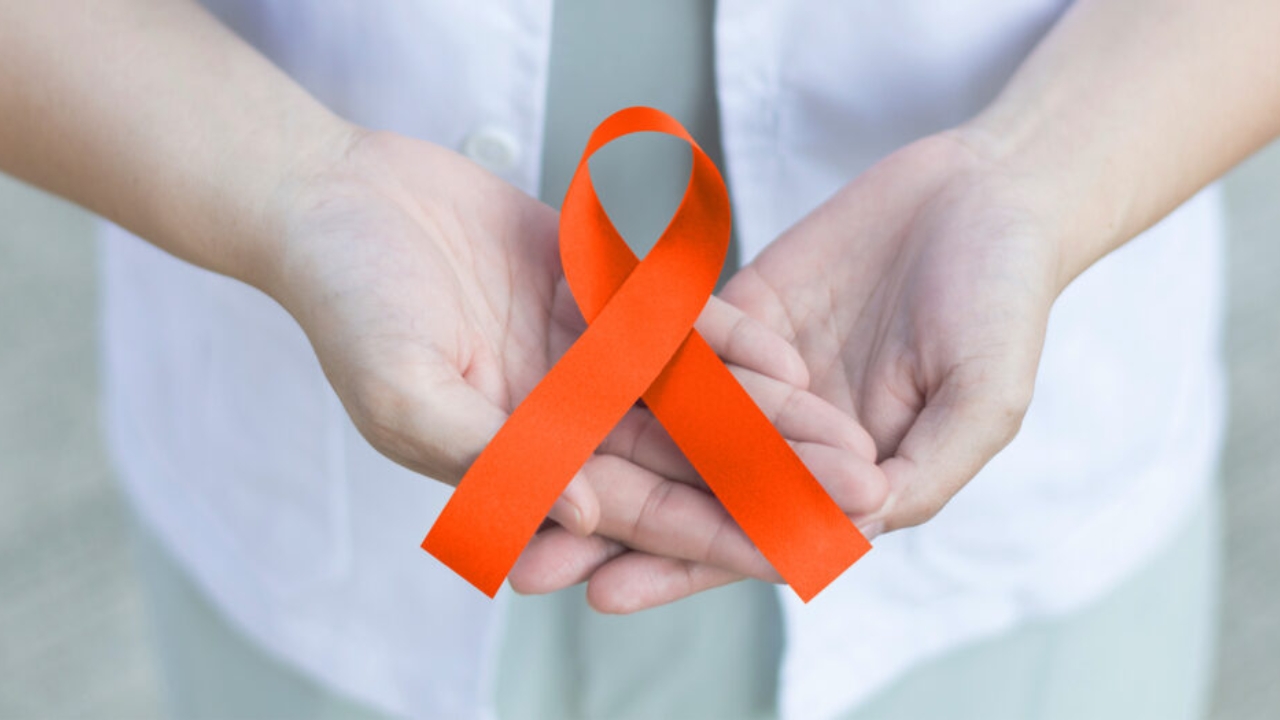 Dia Mundial da Leucemia Mieloide Crônica reforça a importância de reconhecer sintomas como febre, perda de peso e suores noturnos para garantir diagnóstico precoce Dia Mundial da Leucemia Mieloide Crônica reforça a importância de reconhecer sintomas como febre, perda de peso e suores noturnos para garantir diagnóstico precoce