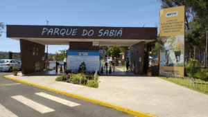 Campos de futebol do Parque do Sabiá reabrem agenda para jogos