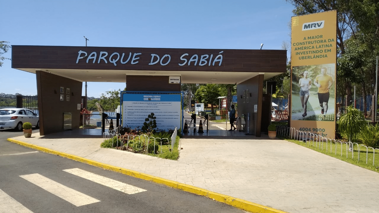 Campos de futebol do Parque do Sabiá reabrem agenda para jogos