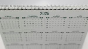 Calendário com feriados de 2026
