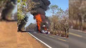 ônibus de time de futebol