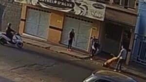Idoso precisa amputar dedo após briga de cachorros em Patos de Minas