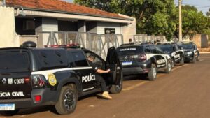 Policiais civis durante ações na Operação Cantoneira