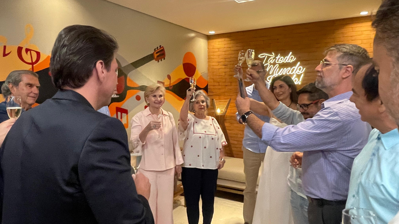 Paranaíba 100.7 inaugura estúdio