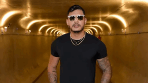 Rapper Hungria é internado com suspeita de intoxicação por metanol em Brasília