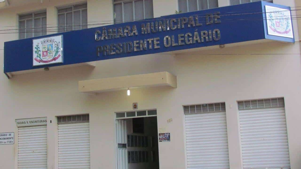 Auxílio-alimentação em Presidente Olegário é retirado da pauta após reação popular.