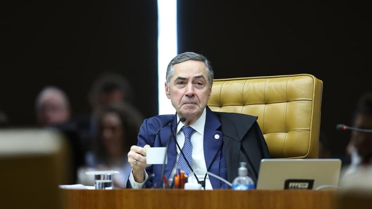 Luís Roberto Barroso anuncia aposentadoria do STF