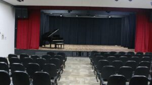 Peça de teatro em Uberlândia mistura humor e drama para falar de saúde mental