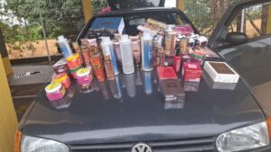 PMRV apreende cerca de R$ 30 mil em perfumes e vinhos do Paraguai em Prata