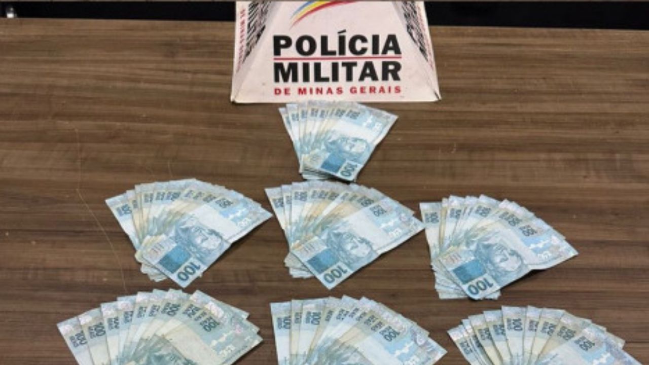 Dinheiro aprendido pelos militares, que estava com os suspeitos Dinheiro aprendido pelos militares, que estava com os suspeitos