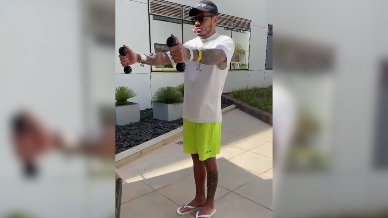 Hungria faz fisioterapia em hospital; previsão de alta é para este fim de semana Hungria faz fisioterapia em hospital; previsão de alta é para este fim de semana