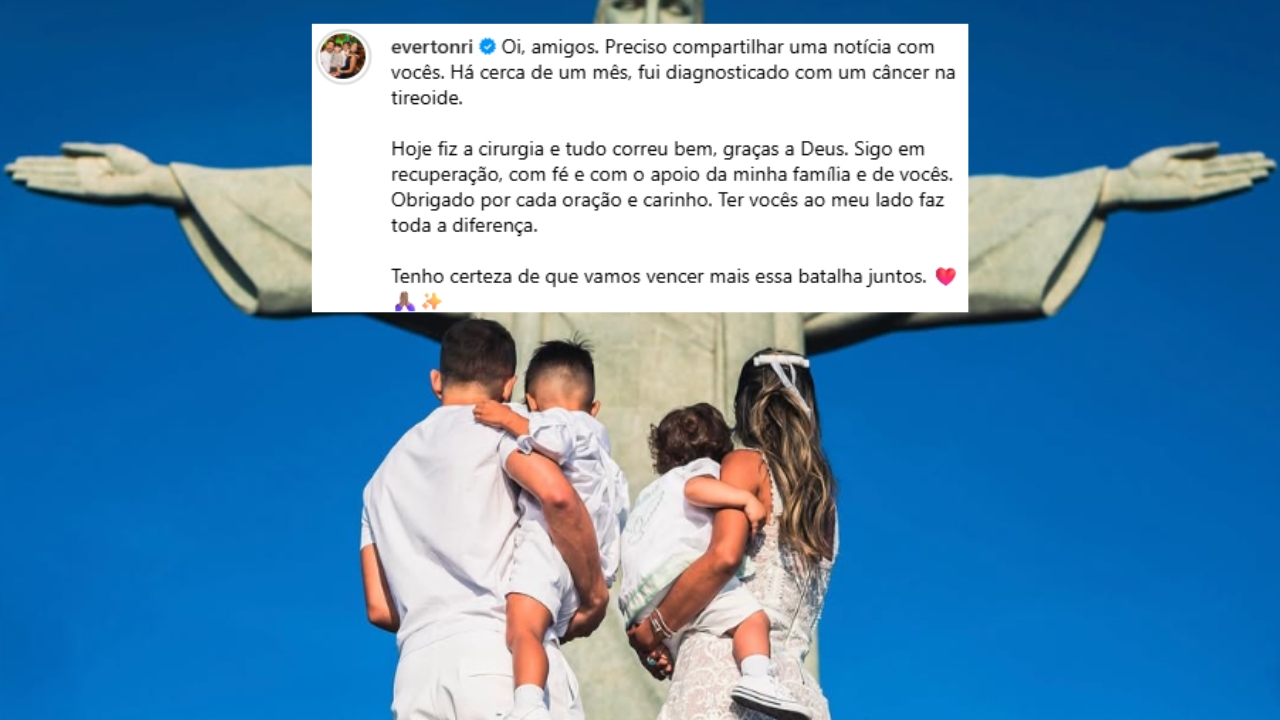 Everton Ribeiro, a esposa e os dois filhos em frente ao Cristo Redentor no RJ