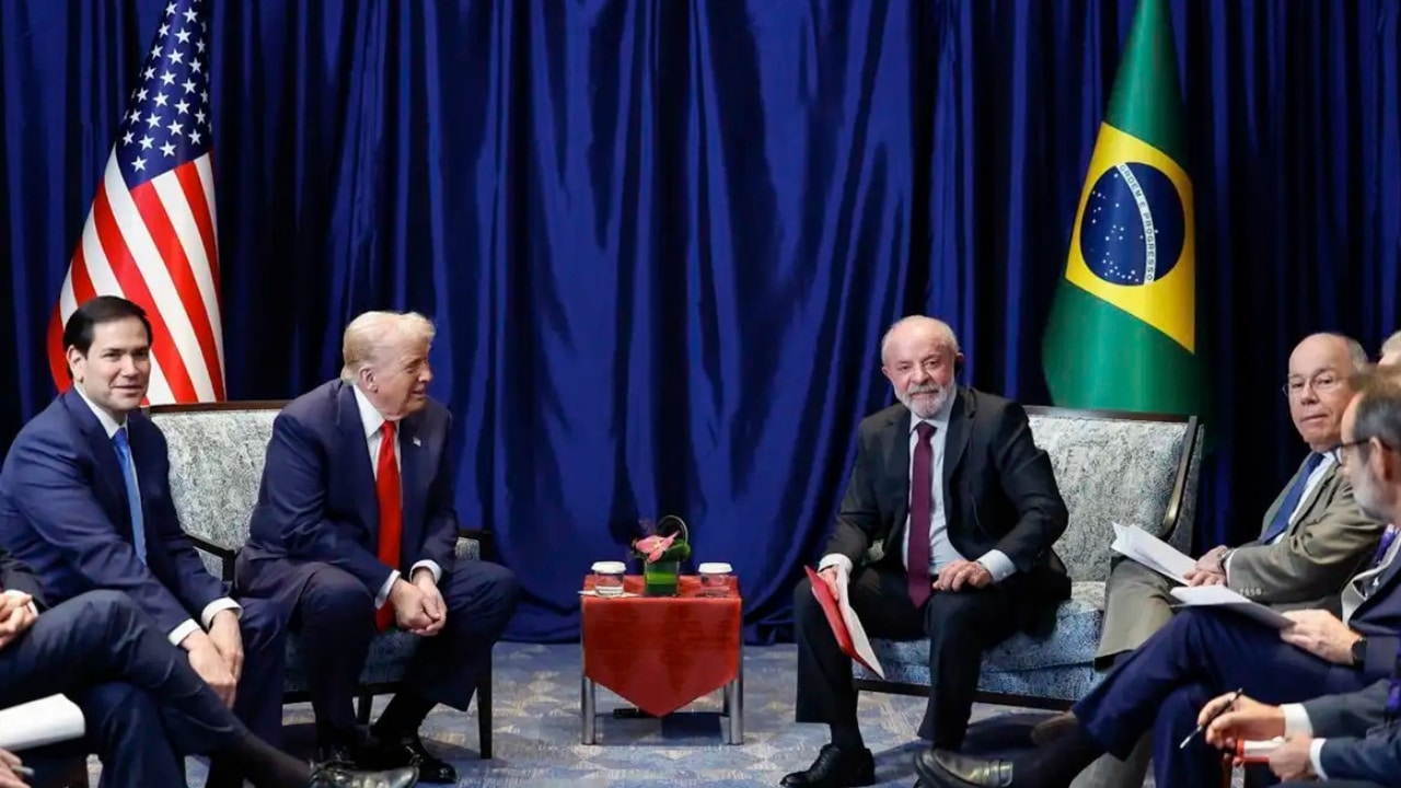 Lula e Trump se reuniram na Malásia e encontro abriu caminhos para negociações entre Brasil e EUA