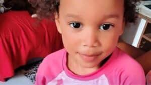 menina de 4 anos encontrada dentro de poço