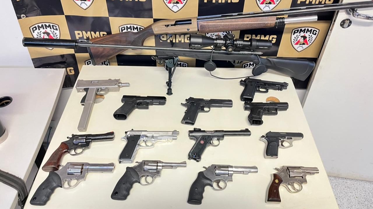 Polícia Militar apreende armas em Patrocínio e descobre arsenal com 15 armamentos