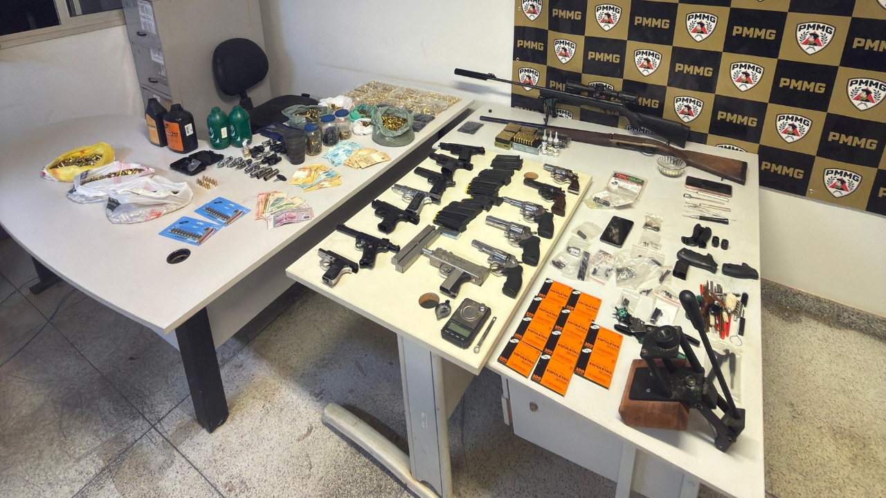 Polícia Militar apreende armas em Patrocínio e descobre arsenal com 15 armamentos