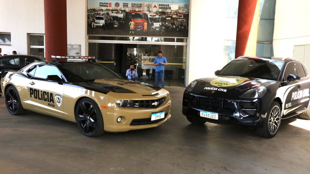Porsche e Camaro que as polícias Civil e Militar receberam