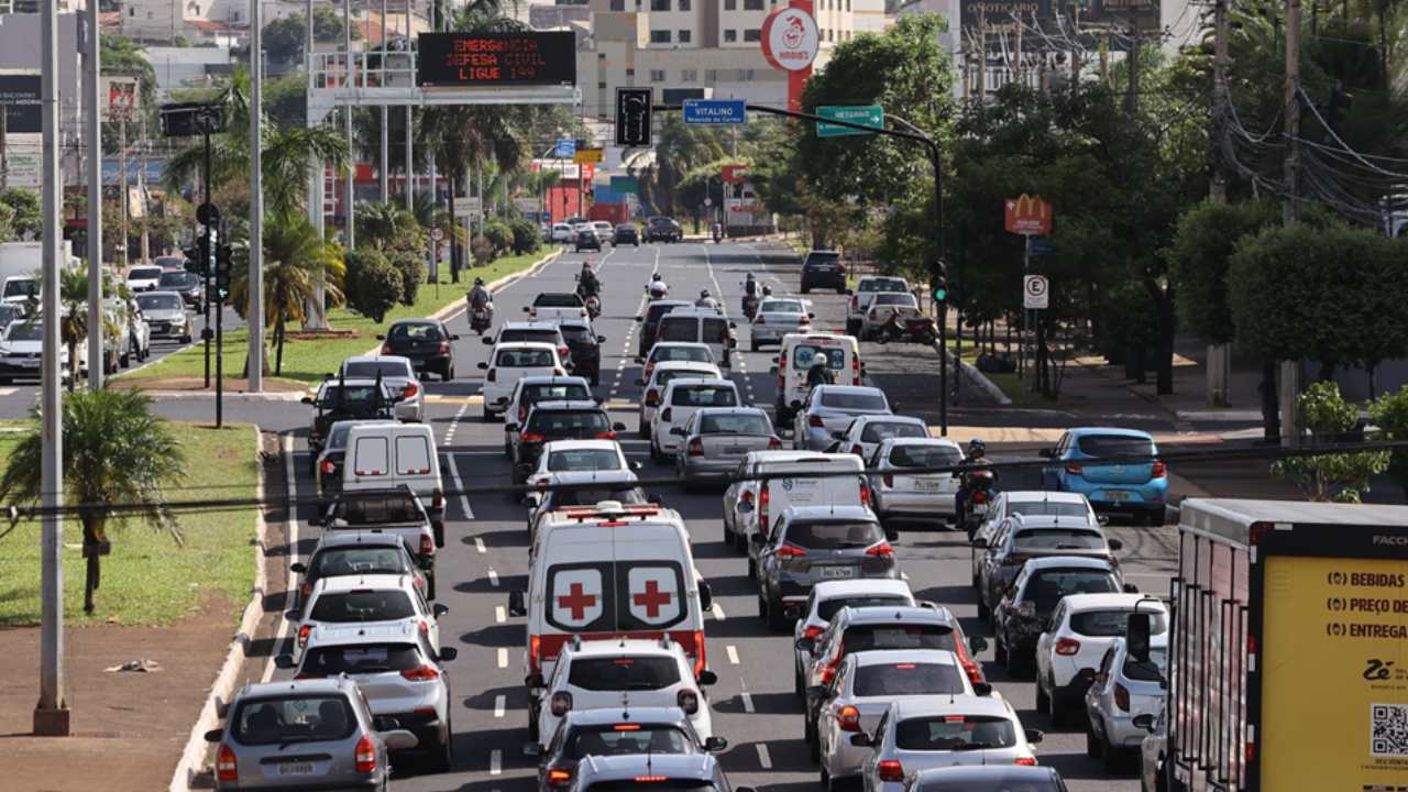 Movimentação na Avenida Rondon Pacheco, via que lidera os acidentes de trânsito em Uberlândia