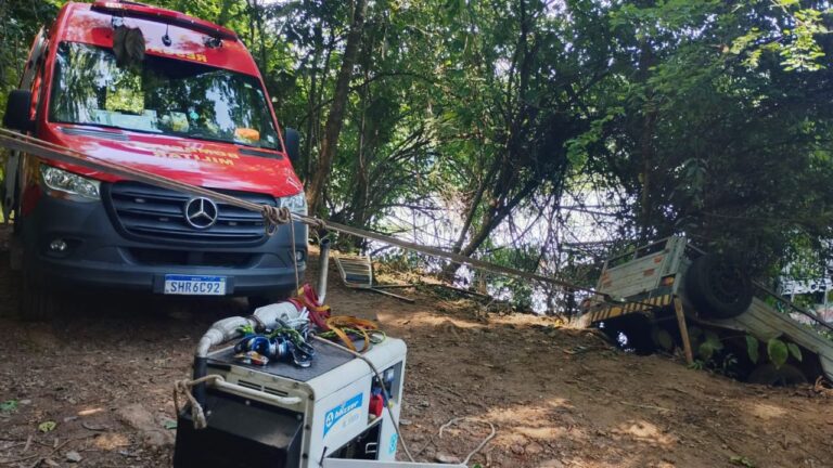 Homem que morreu afogado no Rio Araguari estava na companhia de outros dois colegas