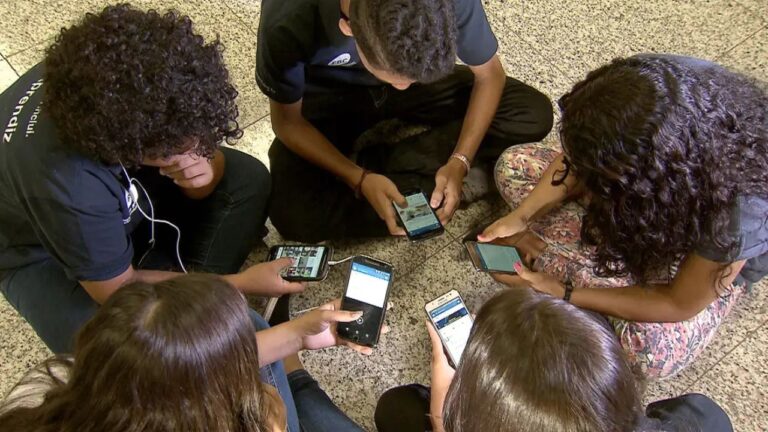 Espanha vai proibir acesso às redes sociais para menores de 16 anos