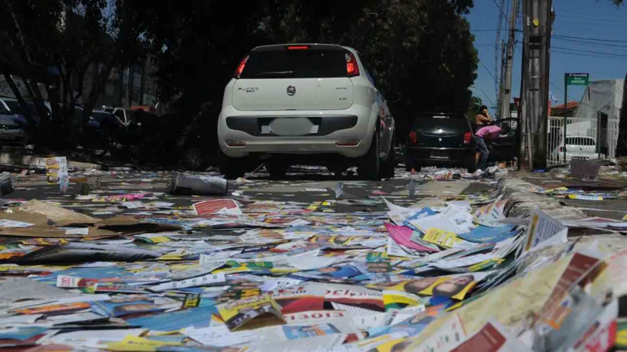 Lixo na rua Lixo na rua