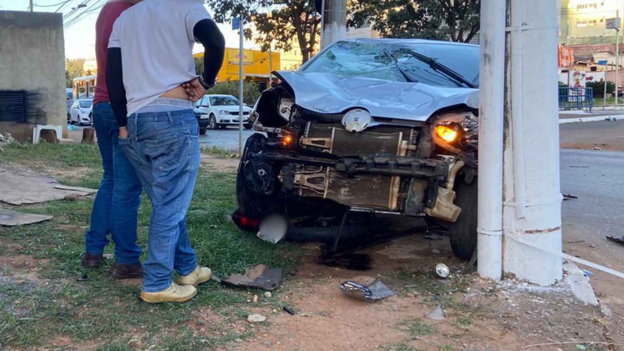 Entregador sem CNH é arremessado Entregador sem CNH é arremessado