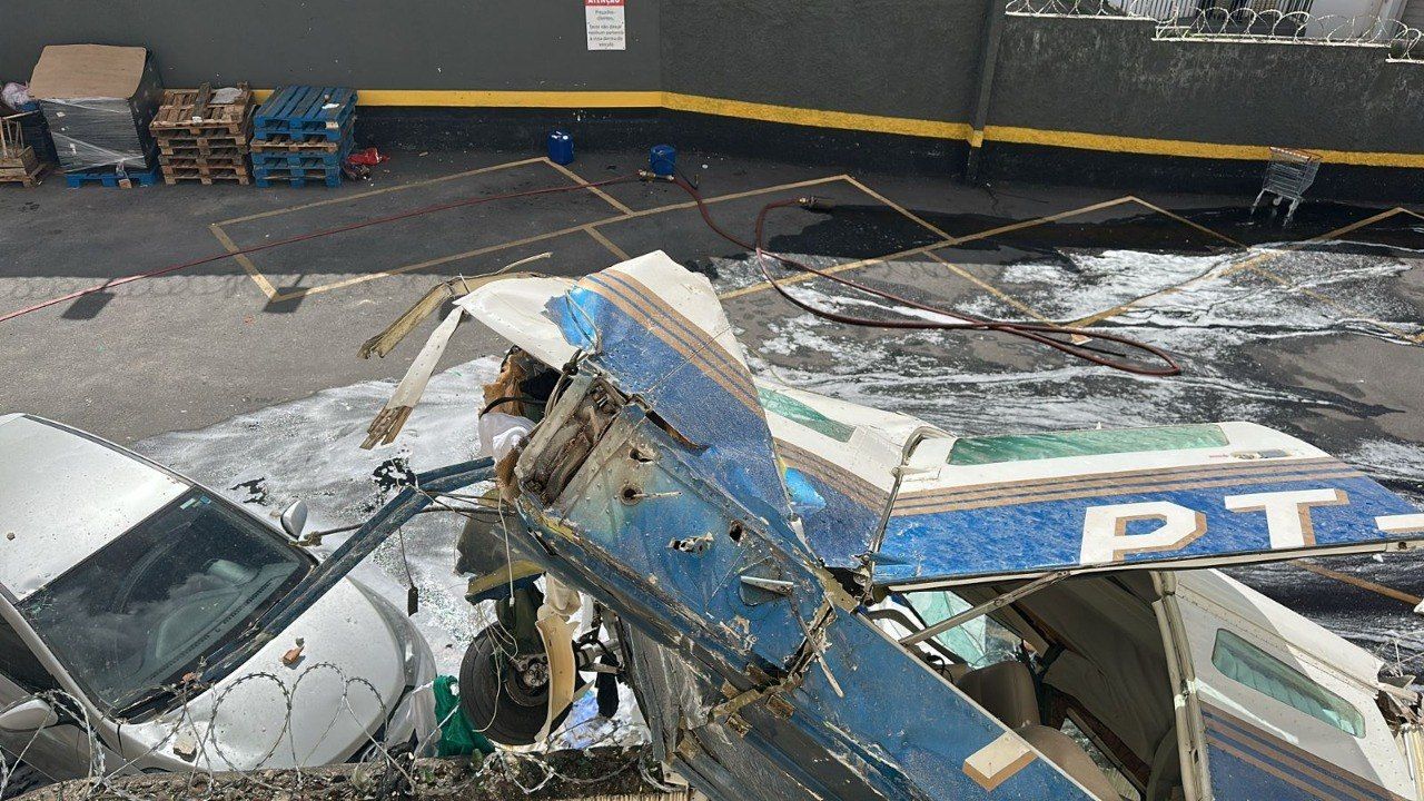 avião que bateu em prédio em BH