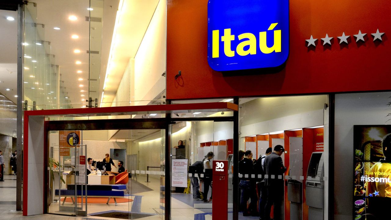Clientes Itaú já podem pedir devolução de valores cobrados ...