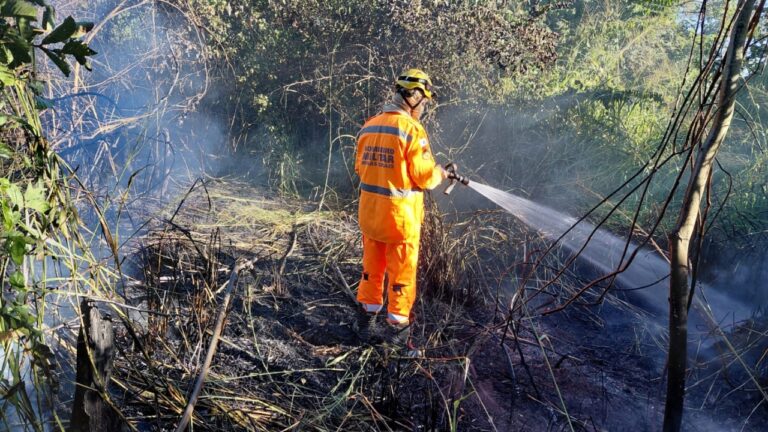 INCÊNDIO NA MATA DO CATINGUEIRO EM PATOS DE MINAS