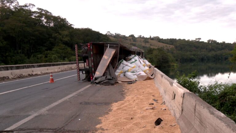 carreta tombada