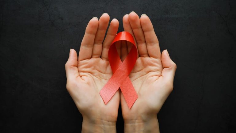 HIV: SUS avalia PrEP injetável e cientistas relatam remissão