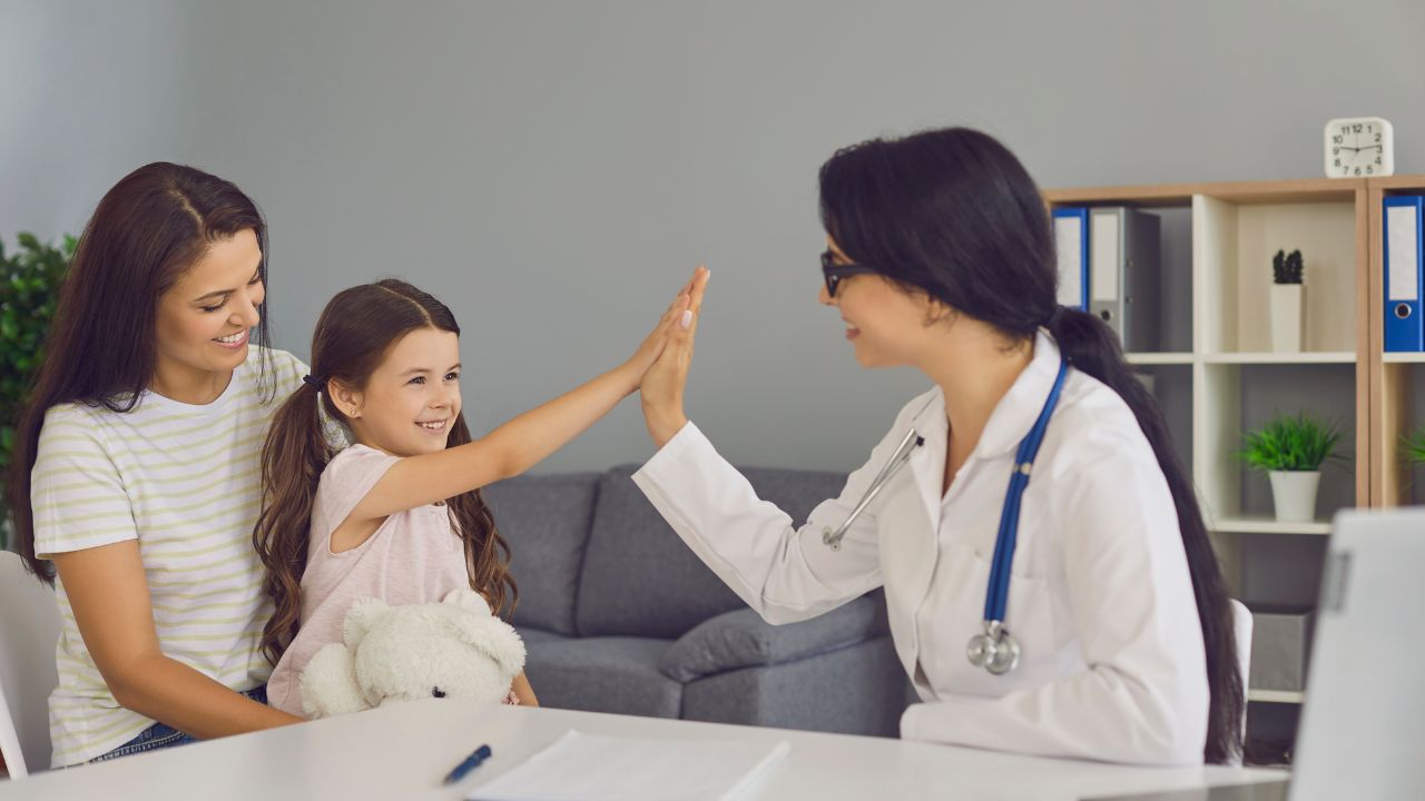criança em consultório