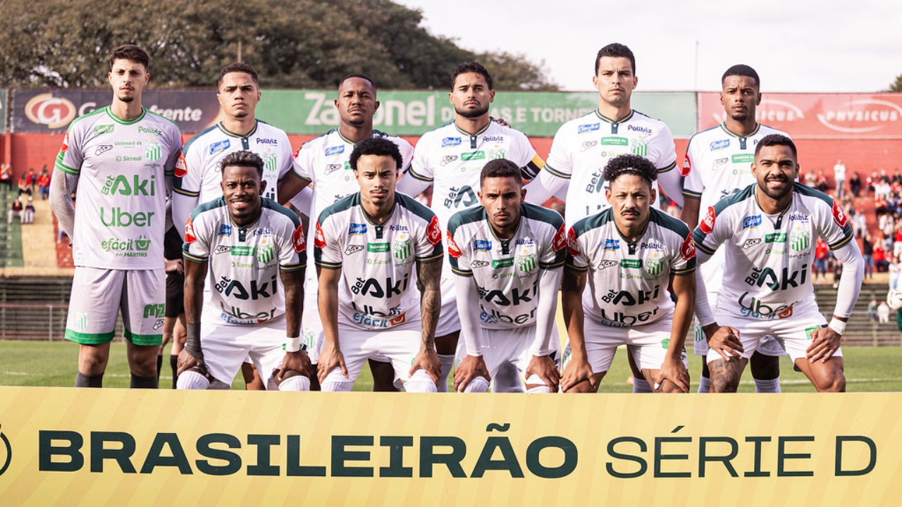 Jogadores no Uberlândia posando para foto Jogadores no Uberlândia posando para foto