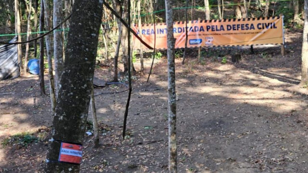 área interditada em zona ambiental área interditada em zona ambiental
