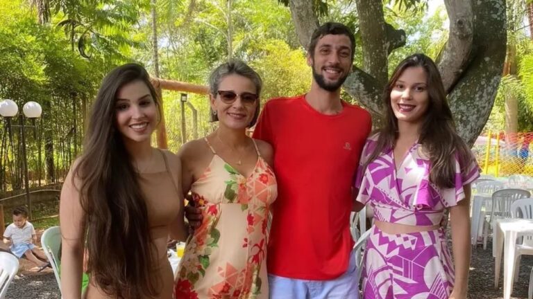 Rafael Borges, jovem que inpira a criação de uma lei contra bets, ao lado da mãe e irmãs