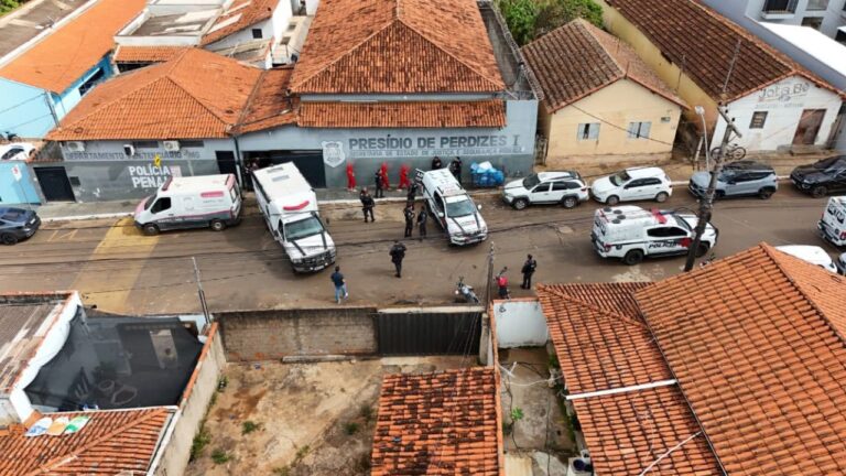 130 presos são transferidos após desativação do presídio de Perdizes