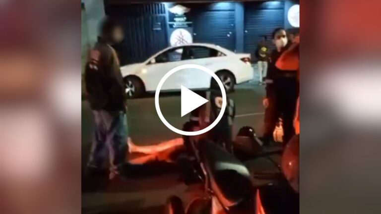 Acidente entre carro e moto