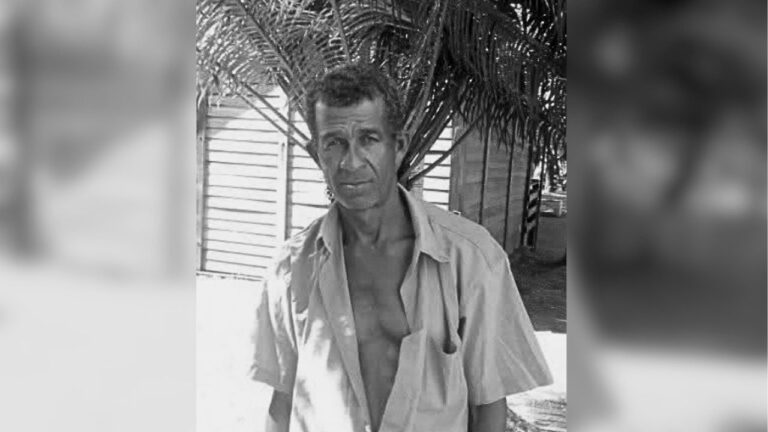 Homem é morto a facadas