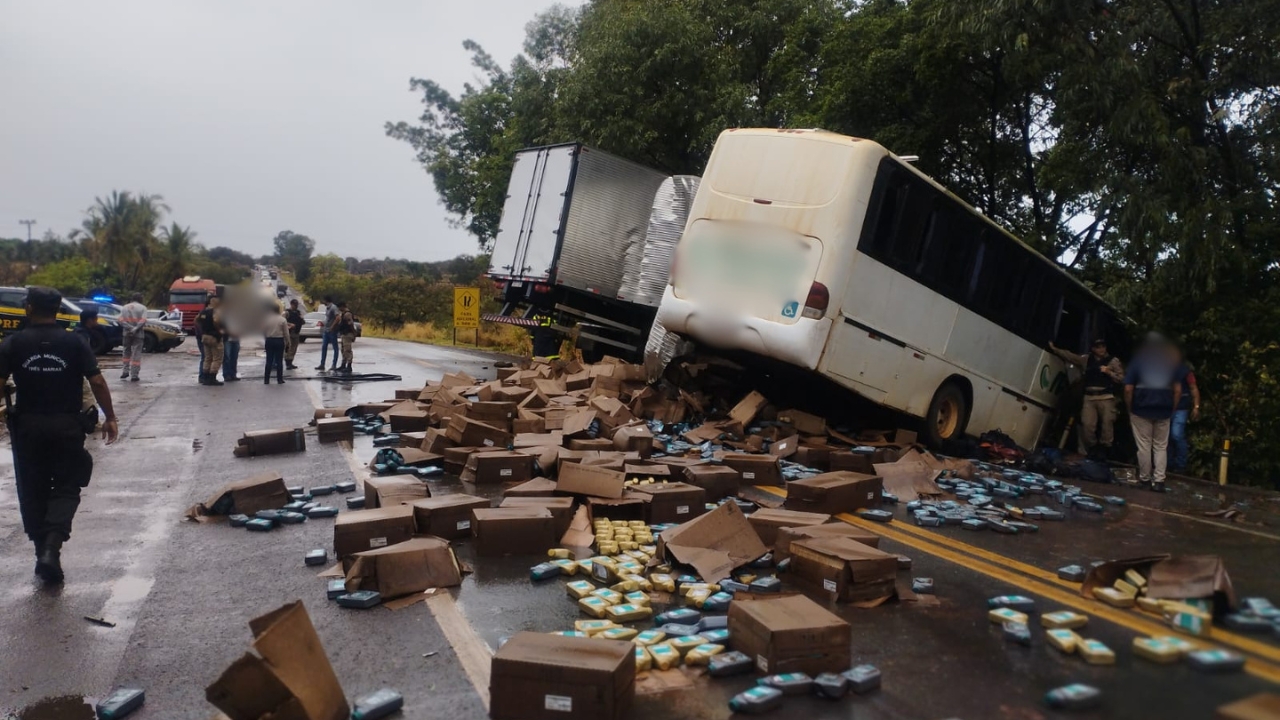 Acidente na BR-040 em Três Marias Acidente na BR-040 em Três Marias