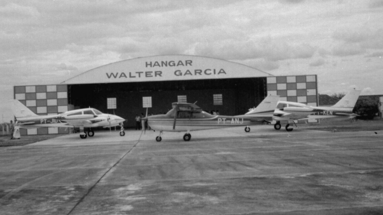 Antigo Hangar Walter Garcia, inaugurado na década de 1970, fez parte da paisagem de Uberlândia Antigo Hangar Walter Garcia, inaugurado na década de 1970, fez parte da paisagem de Uberlândia