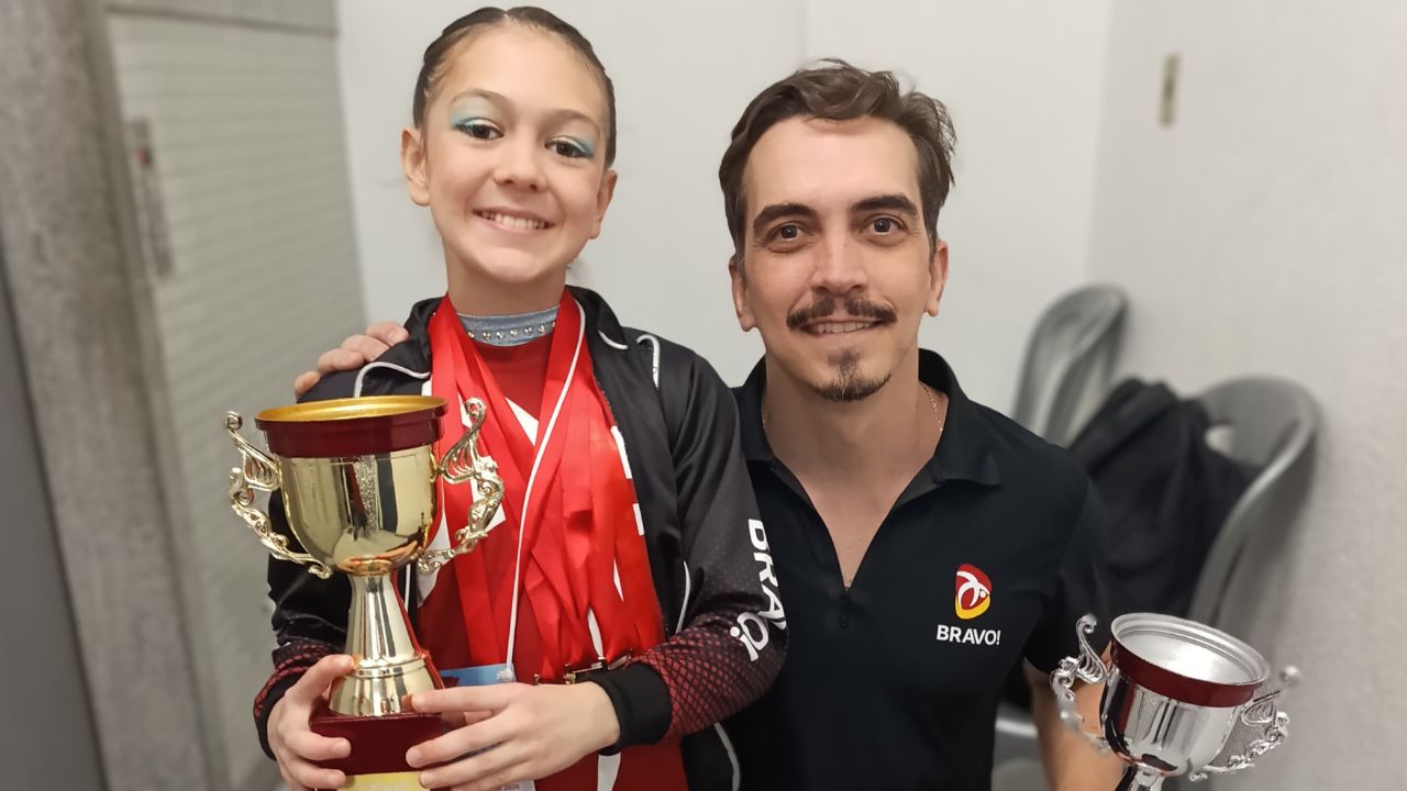 A ginasta de Uberlândia. Laís Setti e seu técnico A ginasta de Uberlândia. Laís Setti e seu técnico