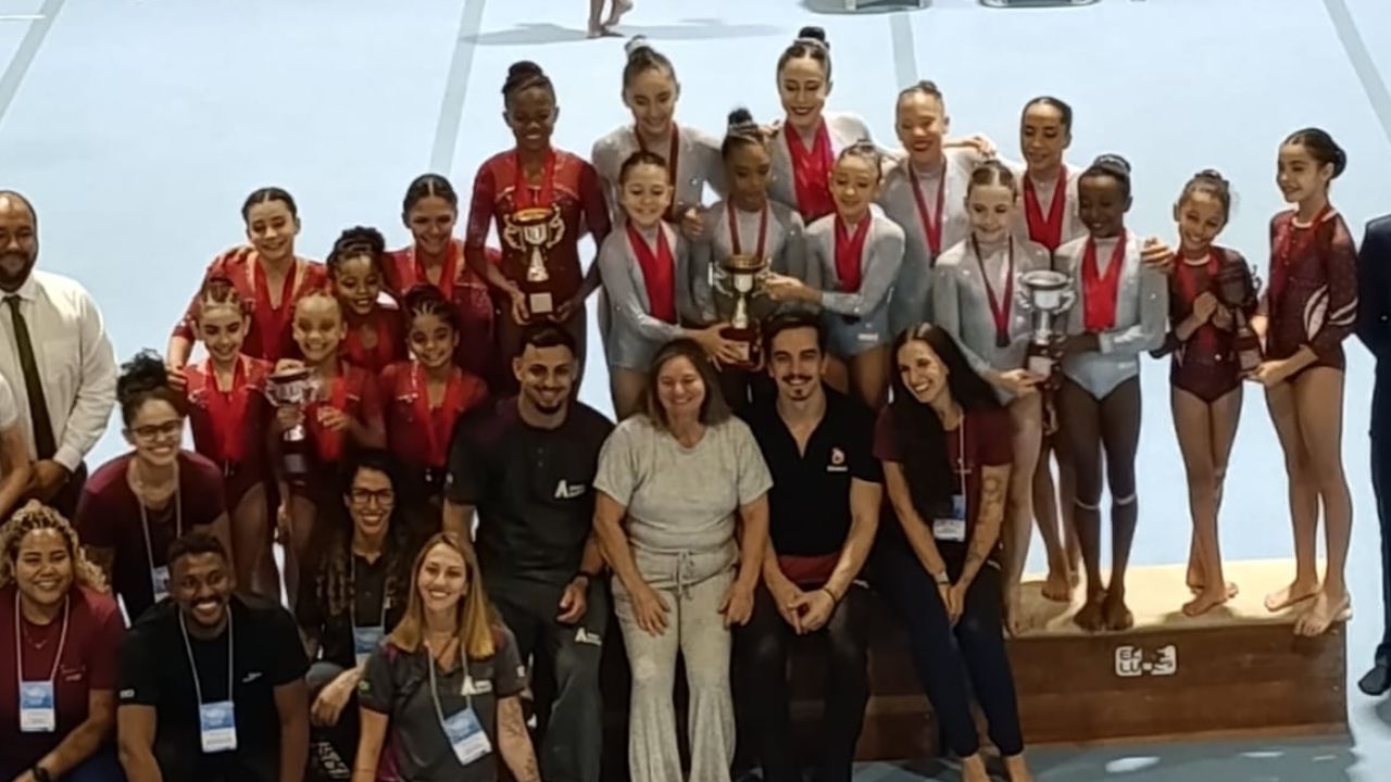 equipe BRAVO Ginástica Artística no pódio equipe BRAVO Ginástica Artística no pódio