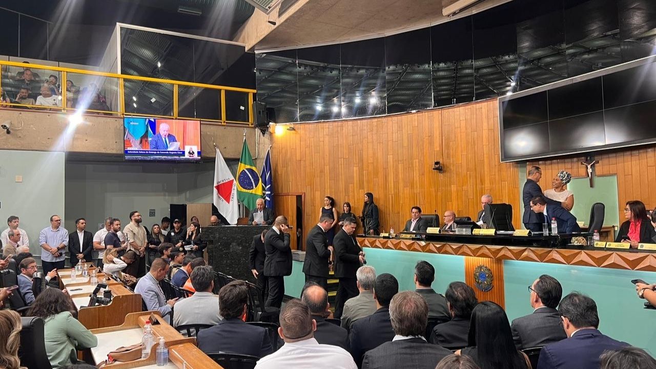 Câmara de Uberlândia entregou a Comenda Augusto César Câmara de Uberlândia entregou a Comenda Augusto César