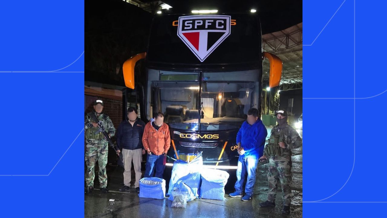 O veículo deveria transportar a delegação do São Paulo durante sua estadia na Bolívia para a partida contra o Bolívar. encontrado maconha