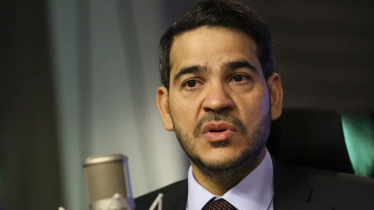 A Advocacia-Geral da União (AGU) entrará com uma ação na Justiça para tirar a rede social Discord do ar. A afirmação foi dada pelo advogado-geral da União, Jorge Messias, nessa quinta-feira (6).
