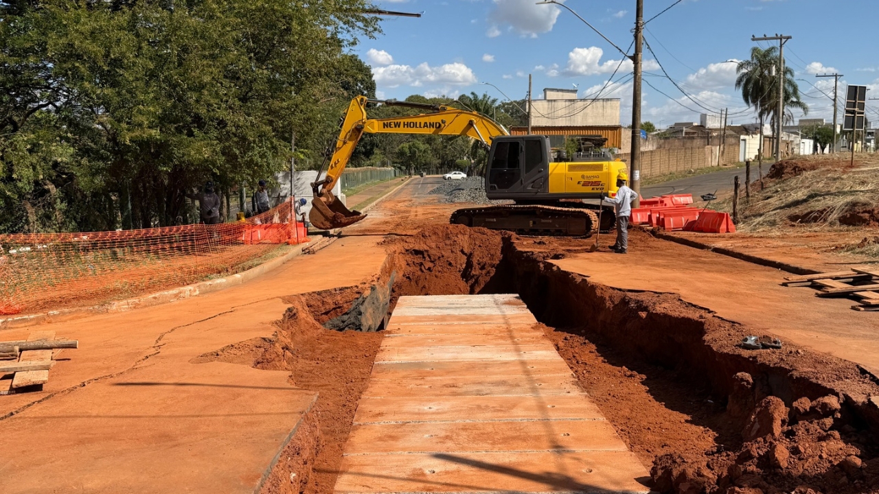 Obras na Rua Haia recebem nova galeria contra alagamentos Obras na Rua Haia recebem nova galeria contra alagamentos