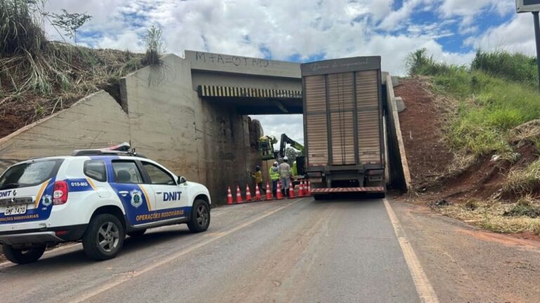 Veículos pesados que descumprirem restrição em Uberlândia já estão sujeitos à multa