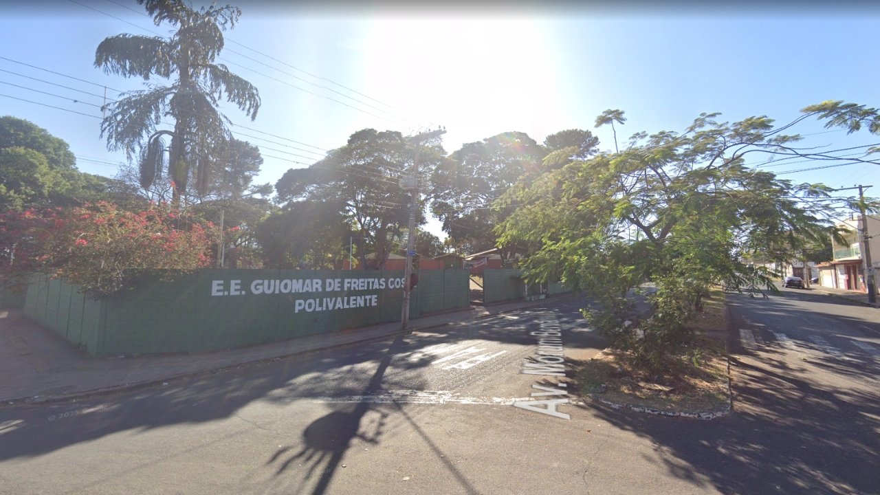 Fachada da Escola Estadual Guiomar de Freitas Costa, no bairro Presidente Roosevelt. Lá vai acontecer as capacitações do Programa Uberlândia Empreendedora Fachada da Escola Estadual Guiomar de Freitas Costa, no bairro Presidente Roosevelt. Lá vai acontecer as capacitações do Programa Uberlândia Empreendedora