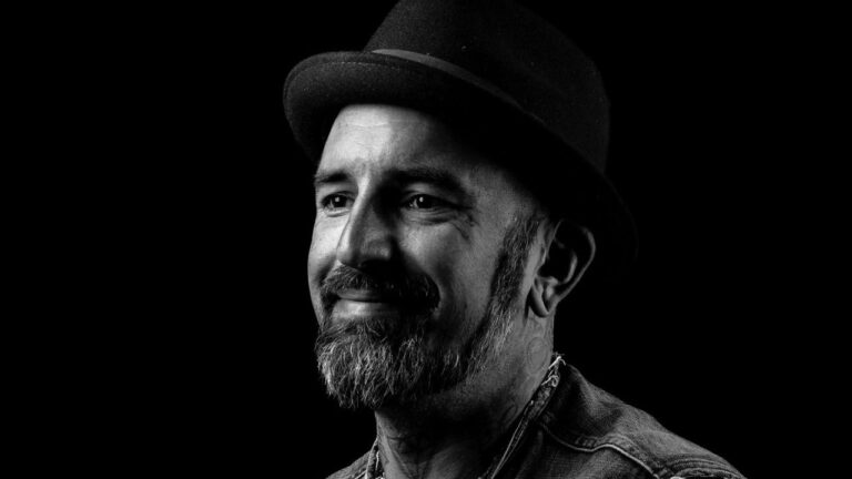 Vencedor do The Voice, Ben Saunders, é encontrado morto aos 43 anos